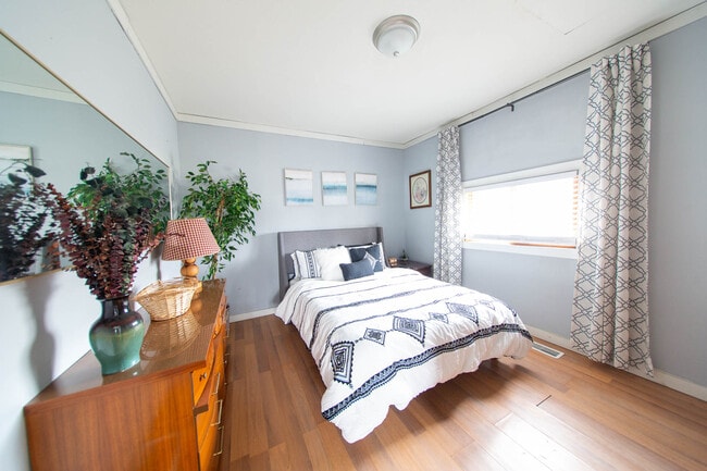 Photo - 2712 Broad St