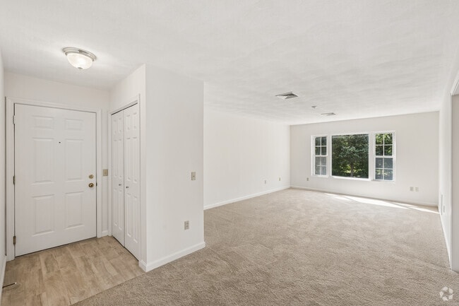 2BR, 2BA - 1,350SF - Living Room