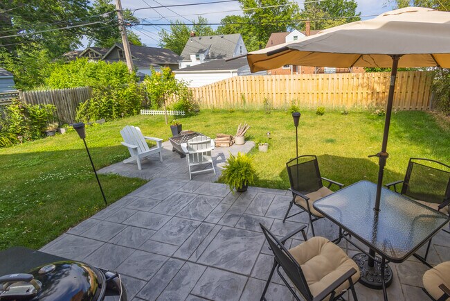 Photo - 345 Kenilworth Rd