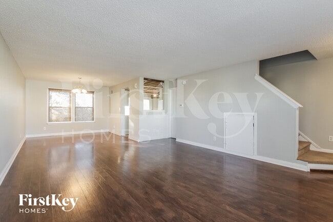 Photo - 319 Sunburst Ln