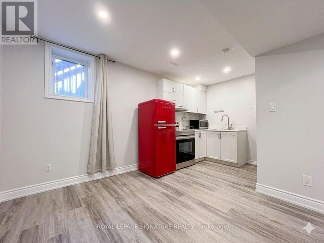 Photo - 22 Vandervoort Dr