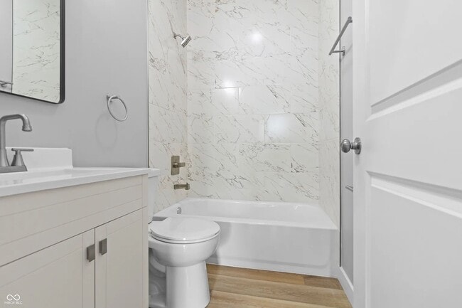 Photo - 3365 Broadway St