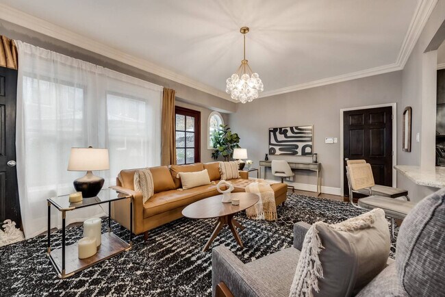 Building Photo - 4417 Swiss Ave Unit ID1309550P Rental