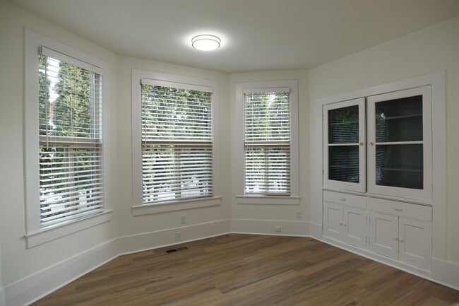 Photo - 3104 S 7th St