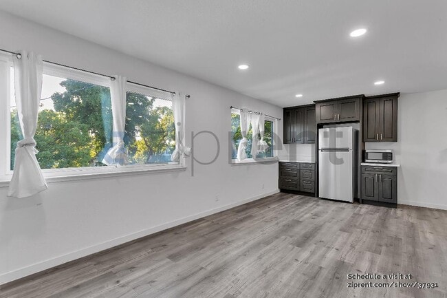 Photo - 2123 Spaulding Ave