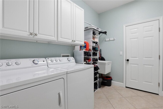 Building Photo - 13818 Farnese Dr