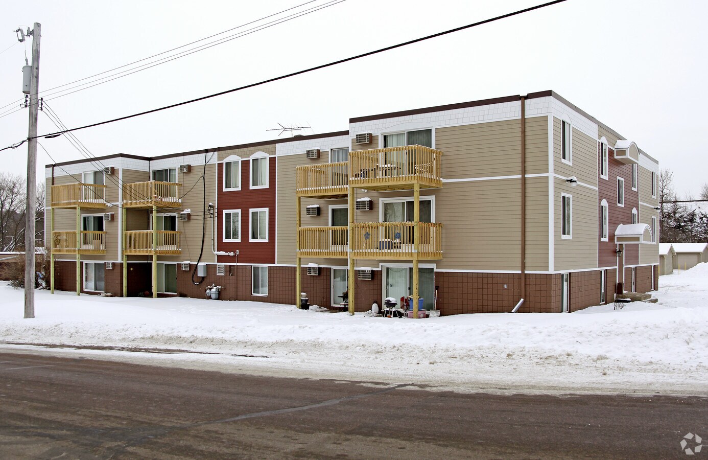 Primary Photo - Rockford Villa Apartments
