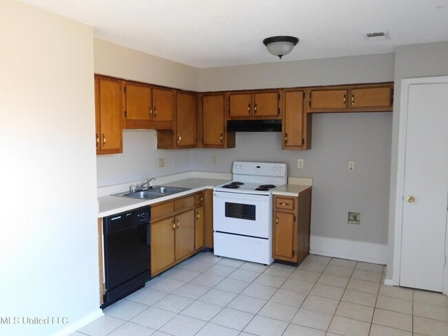 Photo - 5820 Briarwood Dr