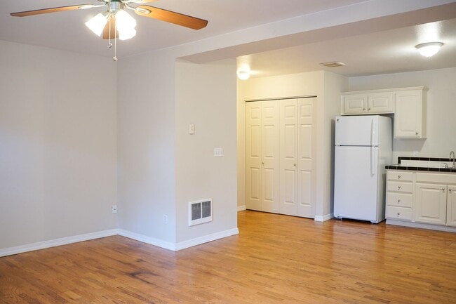 Photo - Ideal John's Landing 1-Bed w/ Open Layout, Washer/Dryer & a Private Patio! Unit 20