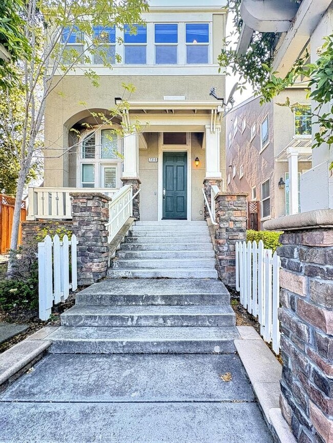 Photo - 7310 Rainbow Dr House