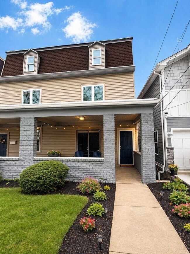 Photo - *** Amazing Apartment in Mt. Washington * Pet Friendly * Duplex style * Available Now * Spacious ... Unit 170