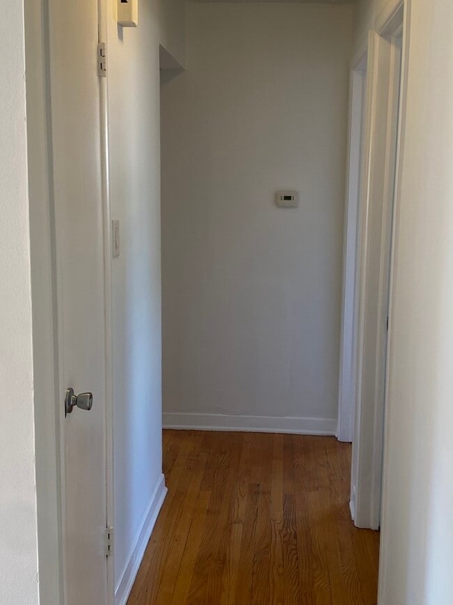 Photo - 9029 Sproat Ave