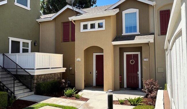 3BD/2.5BA - Modern 2-Bed Home with Privacy... - 3BD/2.5BA - Modern 2-Bed Home with Privacy...