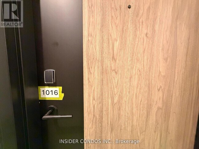 Photo - 1007 The Queensway Unité 1016