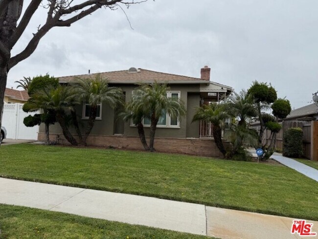 Photo - 6118 S Fairfax Ave Rental