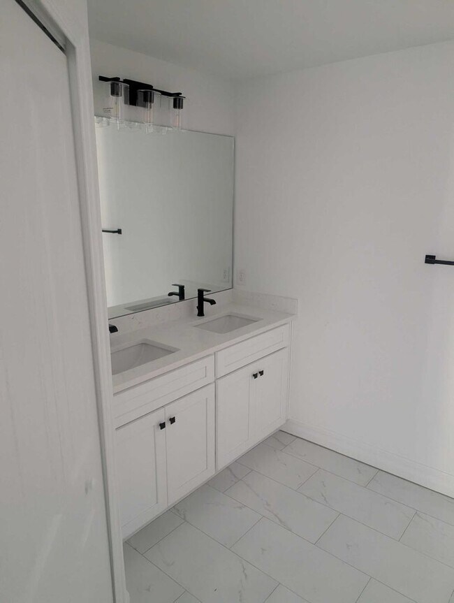 Photo - 3026 NE 6th Pl