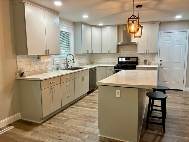 Photo - 1810 Rebecca Dr
