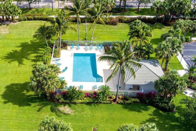 Photo - 806 SW Rocky Bayou Terrace