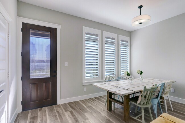 18526 Vivacious Ln