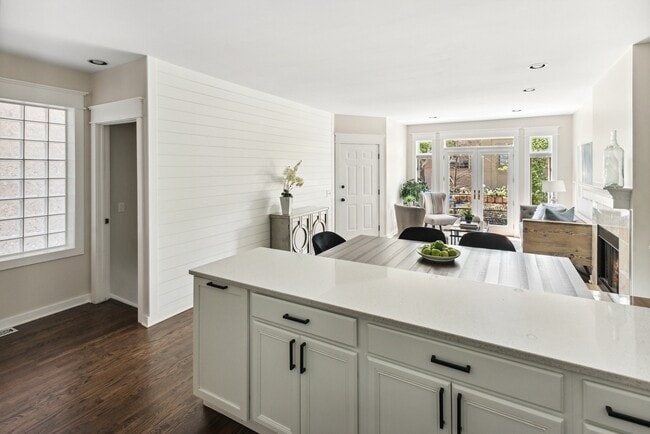 Photo - 3511 N Seminary Ave