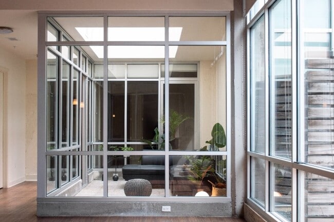 Apartment with sunroom