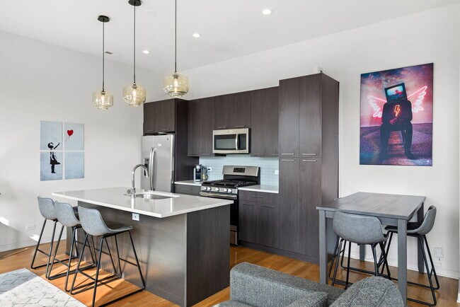 Photo - 1728 W Division St