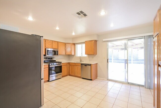 Photo - 123 Hexham Dr