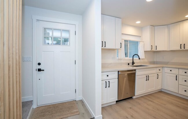 Photo - Updated Gig Harbor Duplex with Outdoor Space