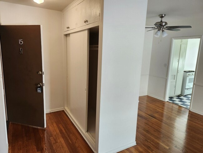 Building Photo - 1347 N Alta Vista Blvd
