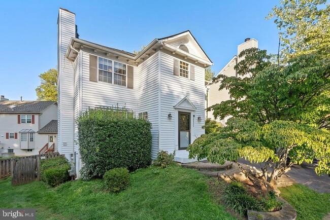 10004 Georgian Woods Ct