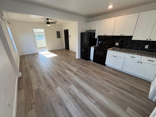 Photo - 150 S Nekoma Ave