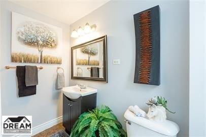 Photo - 279 Mitton St N