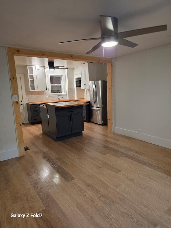 Photo - 5209 Warren Ave