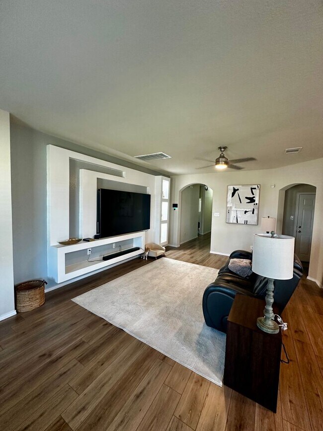 Photo - Cute & Cozy 3 Bdrm 2 Bath