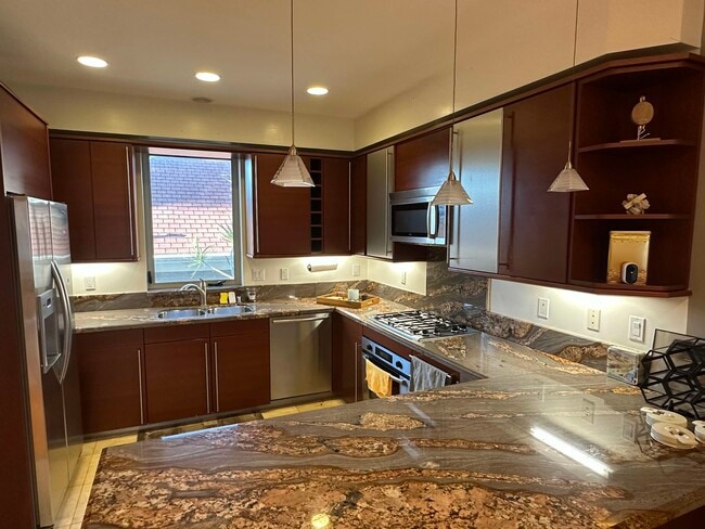 Kitchen - 1490 Essex St