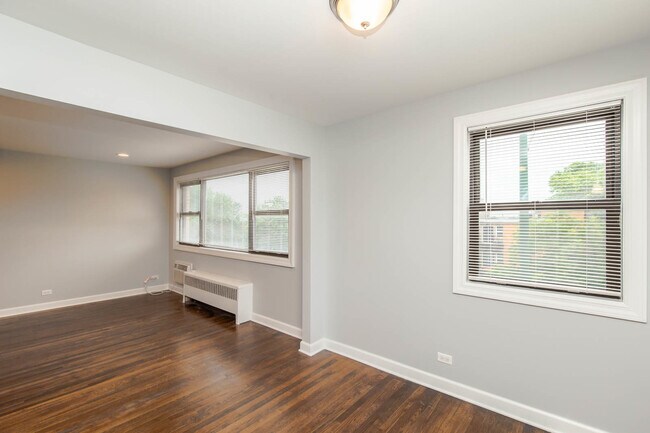 Photo - 6807 N Ridge Blvd Unit G2