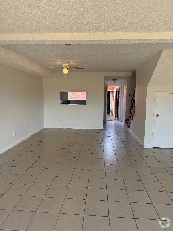 Building Photo - 25180 W 5th St Rental