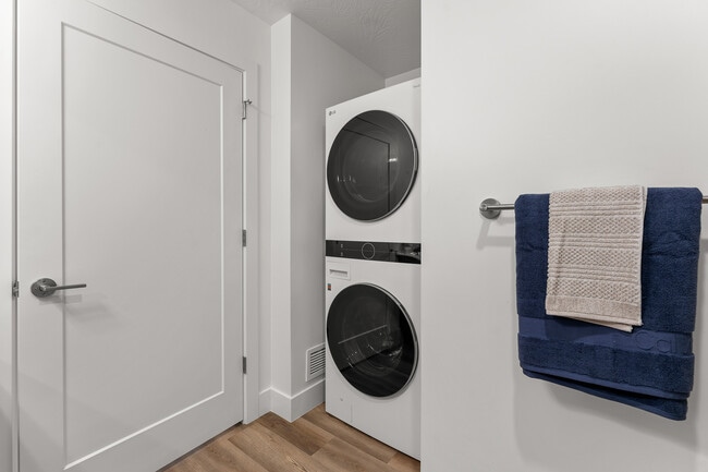 2 Bed 2 Bath