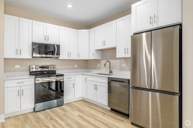 Interior Photo - 400 S Main Pl Rental