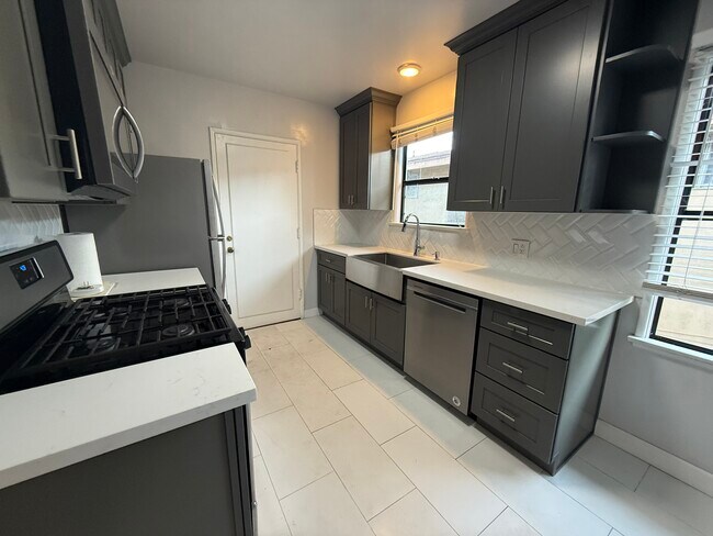 1222 McClellan Dr