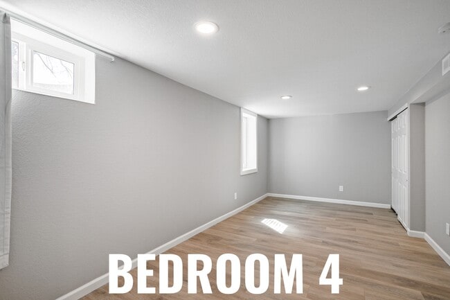 Building Photo - 2300 Lima St Unit 4