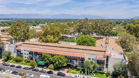 Photo - 5460 White Oak Ave Unidad J206