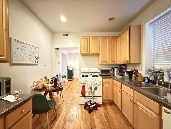 Photo - 3455 N Bosworth Ave Unit G01C