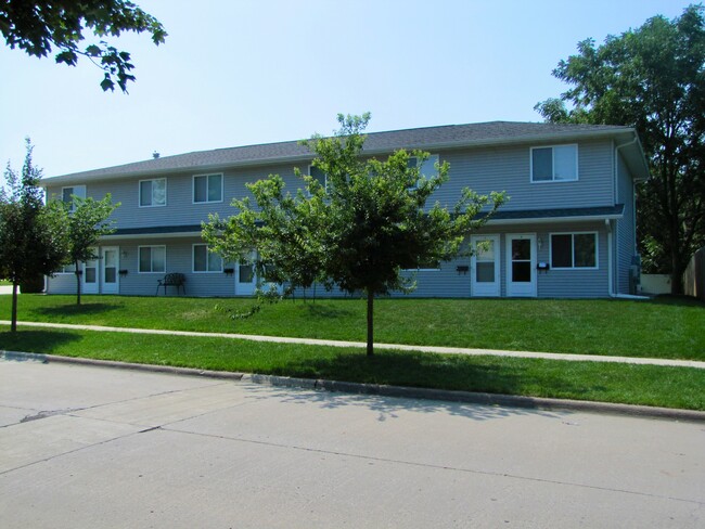 Cedar Rapids 6 Plex - Cedar Rapids 6 Plex Condo Unit 1