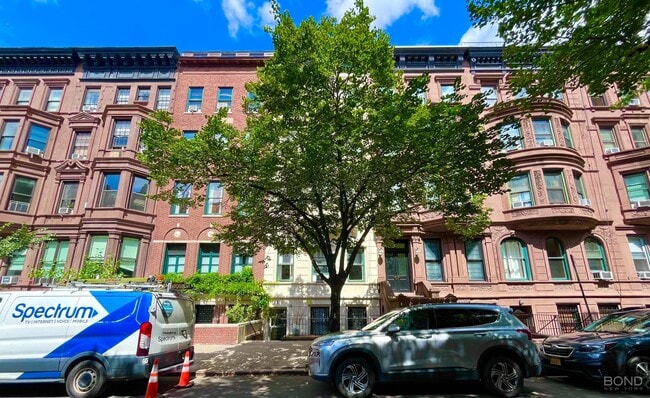 Building Photo - 31 W 75th St Unit 4B Rental