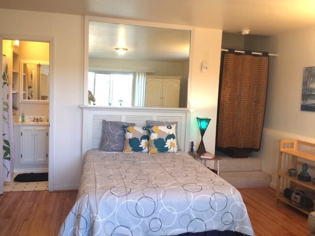 Photo - 8 Lisbon Ct Unit Furnished Studio