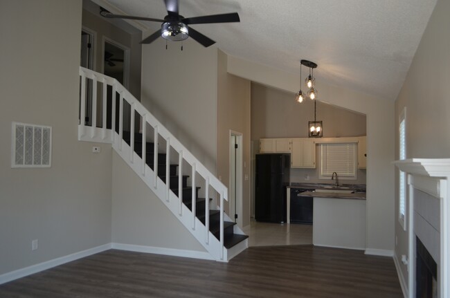 Photo - 145 Viking Dr Townhome