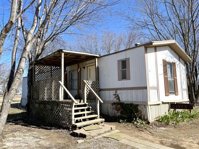 Building Photo - 1108 Lake Murray Dr S