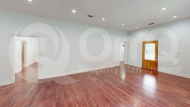 Photo - 4523 Sycamore St