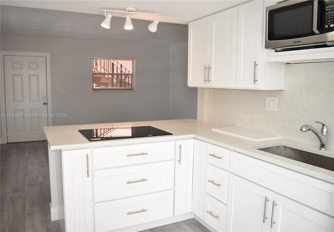 Photo - 312 SW 1st St Unidad E-4